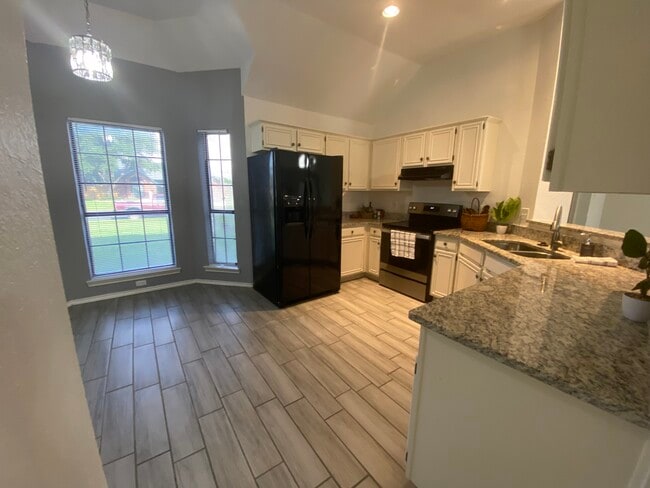 Building Photo - 5009 Chad Dr