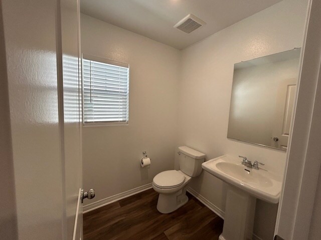 Powder room - 7309 Alder Grove Way