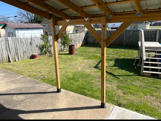 Building Photo - 106 S Park Dr