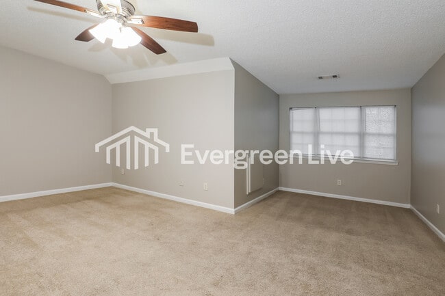 Building Photo - 4020 Meadow Glen Way