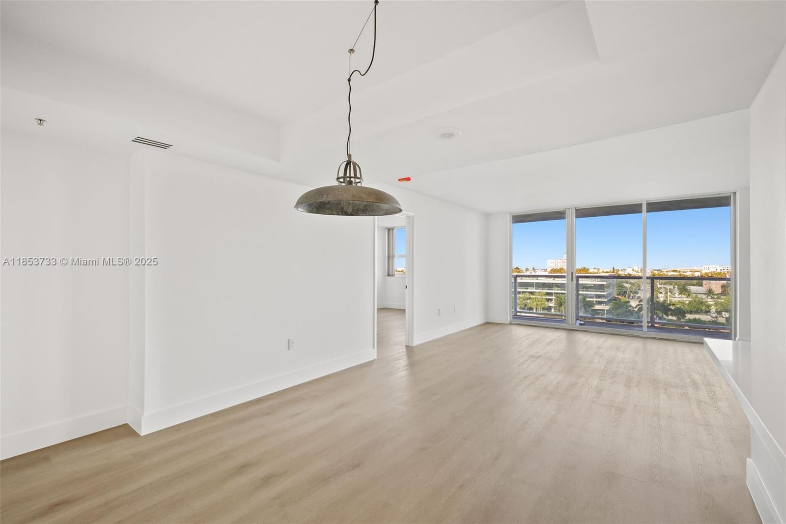 Building Photo - 650 West Ave