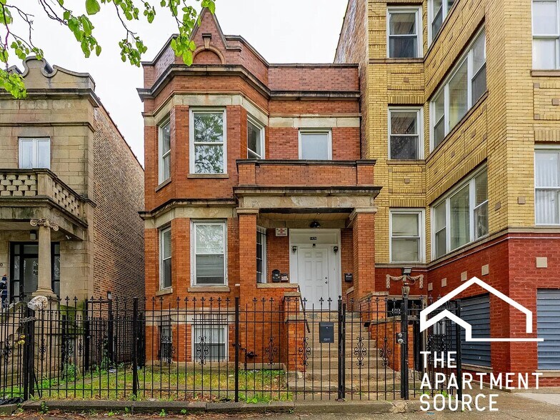 Building Photo - 1426 S Avers Ave