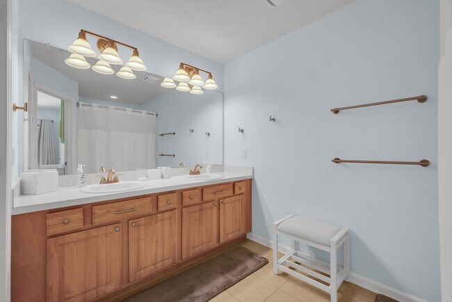 Building Photo - Townhome with Conservation View in The Bay at Cypress Creek!