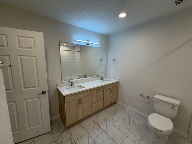 Building Photo - 2138 Penny Ln