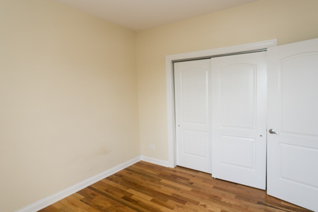 Building Photo - 4431 N Wolcott Ave