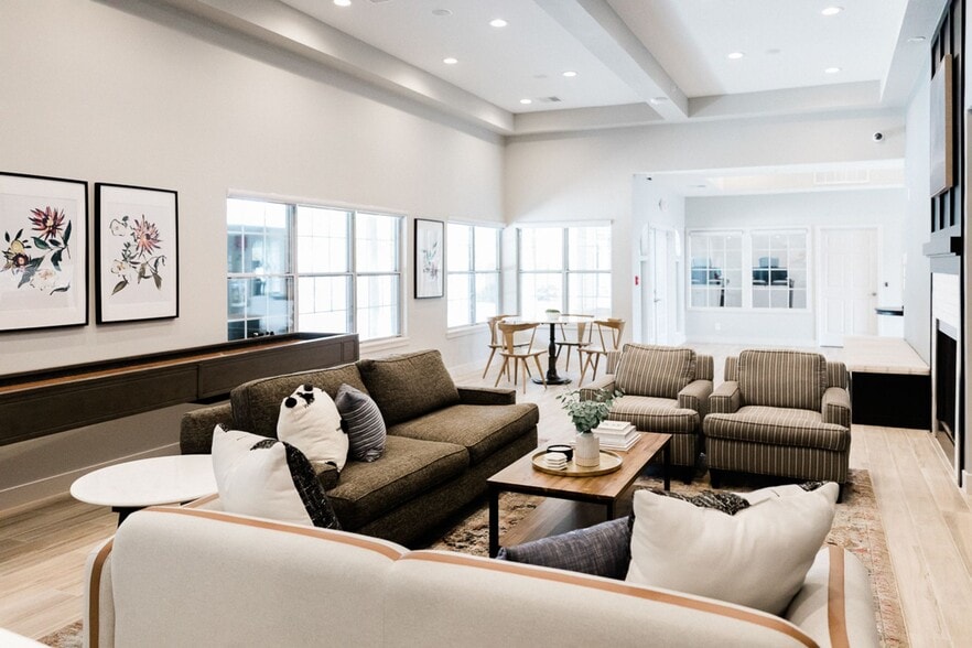 Building Photo - The Villas at Foxwood
