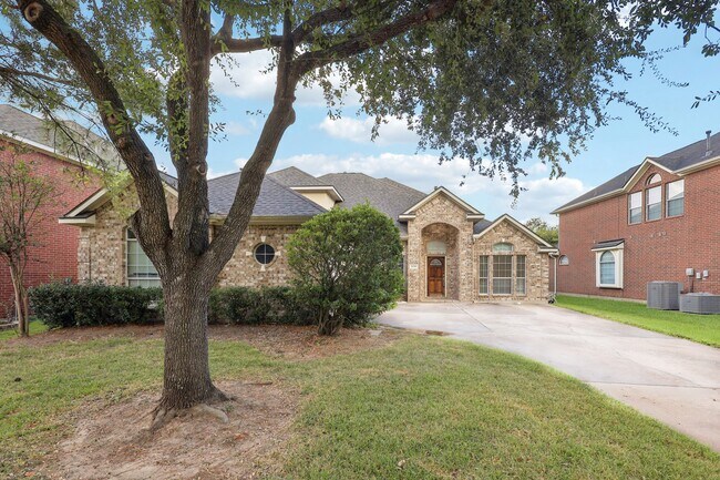 Building Photo - 10206 Pine Flats Dr