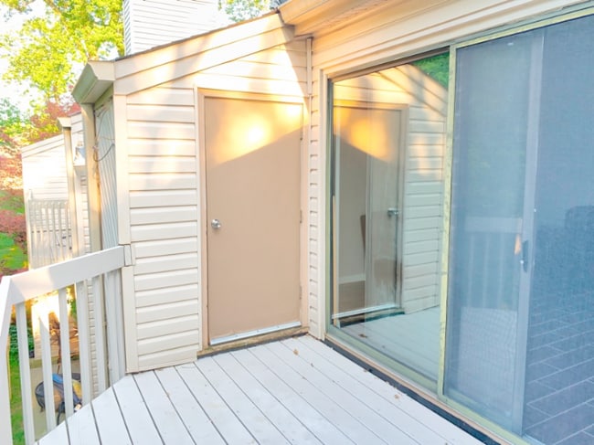 Building Photo - Freshly Painted and Clean Condo in Indian ...
