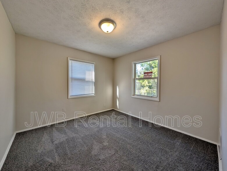 Building Photo - 764 Mamie Rd