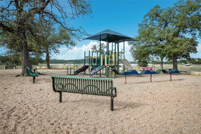 Building Photo - 18400 Lakepoint Cove