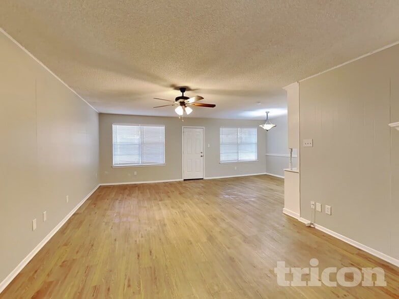 Building Photo - 2710 Jewell Dr