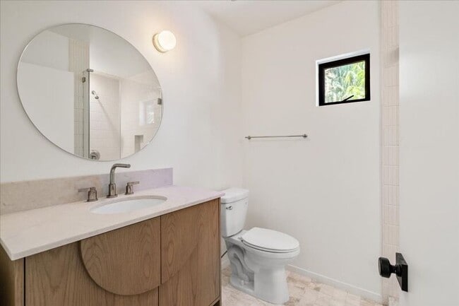 Building Photo - 3181 1/2 Verdugo Pl