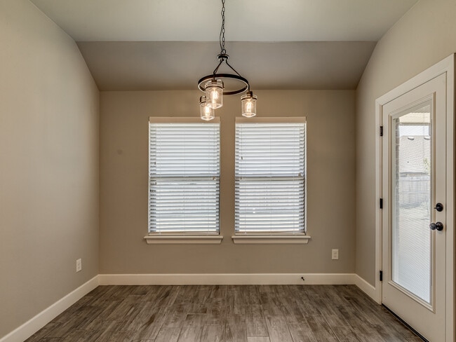 Building Photo - 4505 Black Mesa Ln