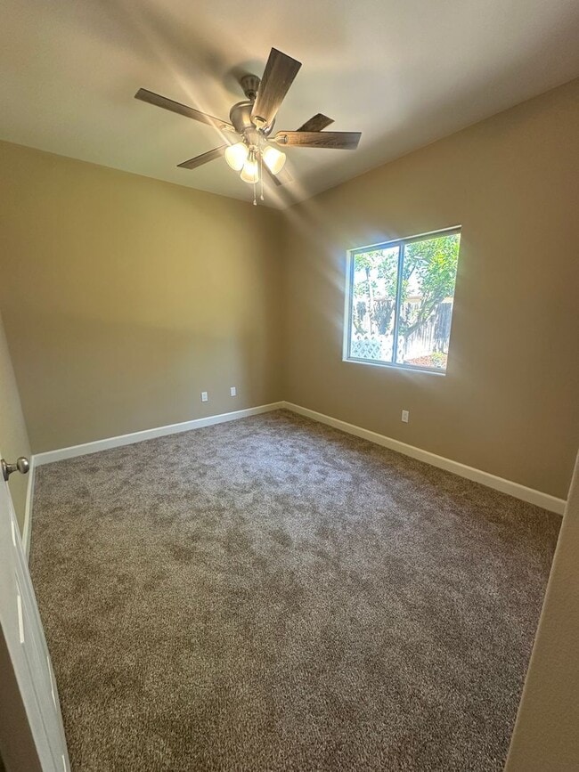 Building Photo - Remodeled 4 Bedroom 2 Bathroom in Stonecrest