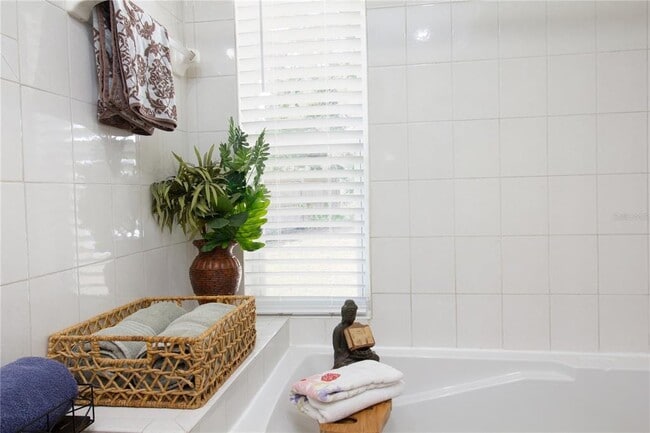 Building Photo - 4333 Newbury Dr