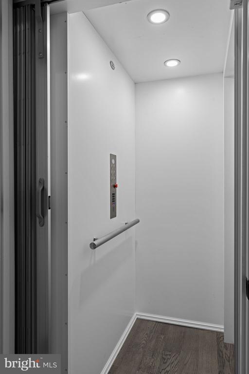 Building Photo - 742 S Broad St