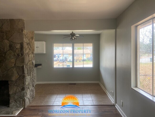 Building Photo - 3106 Acklen Dr SW