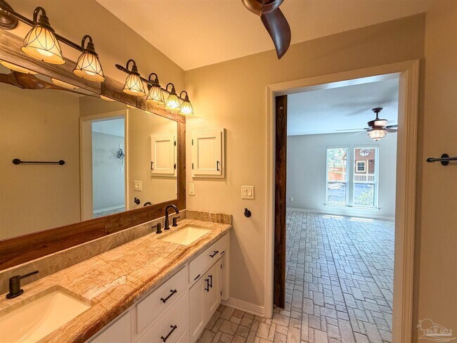 Building Photo - 7707 Beechwood Dr