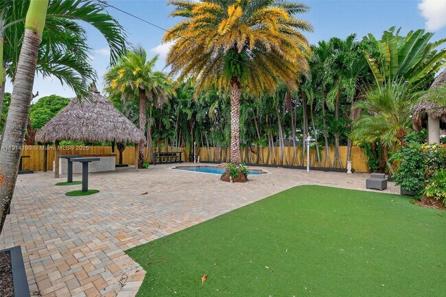 Building Photo - 465 NW 153rd St