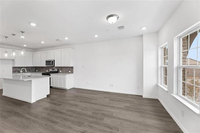 Building Photo - 2207 Adena Spgs Dr