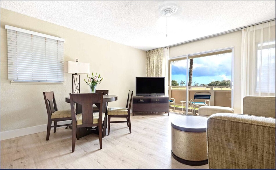 Building Photo - 525 Aleka Loop