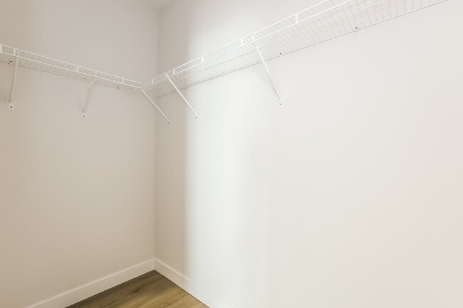 Building Photo - "Charming 3-Bed, 2-Bath Duplex on Broad Ripple Ave – Spacious 1250 Sq. Ft. Living in Vibrant Indi...