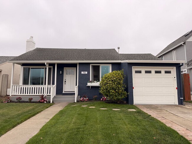Building Photo - Spacious 4 Bedroom/2Bathroom Home in South San Francisco!