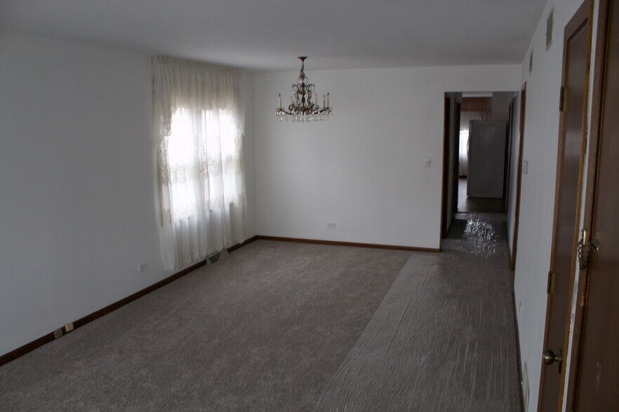 dining room - 5127 W Carmen Ave
