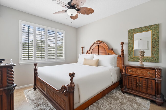 Building Photo - 3303 Myrtlewood Cir E