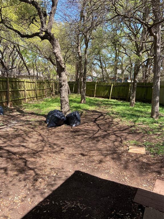 Building Photo - 9610 Sugar Hill Dr