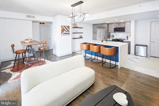 Building Photo - 414 Water St