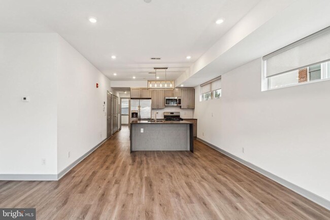 Building Photo - 411 W Berks St