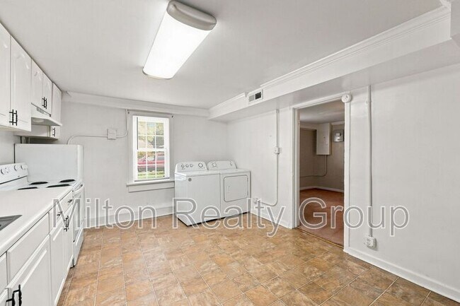 Building Photo - 101 E Woodall St