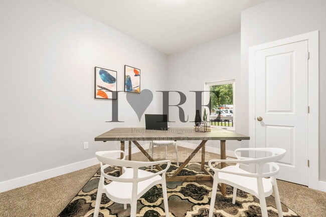 Building Photo - 429 E Mithoff St