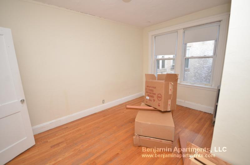 Building Photo - 119 Sutherland Rd