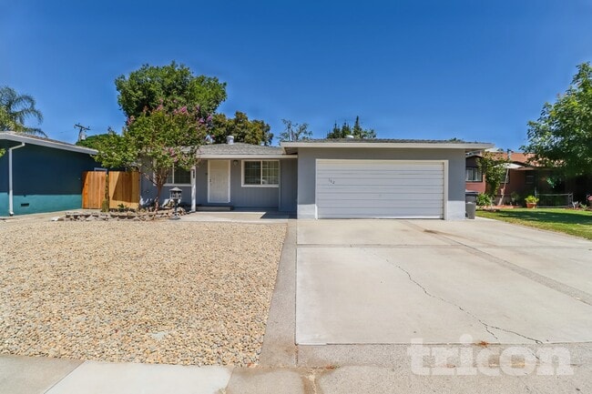 Building Photo - 162 Buckeye St