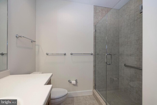 Building Photo - 510 Wellington Square
