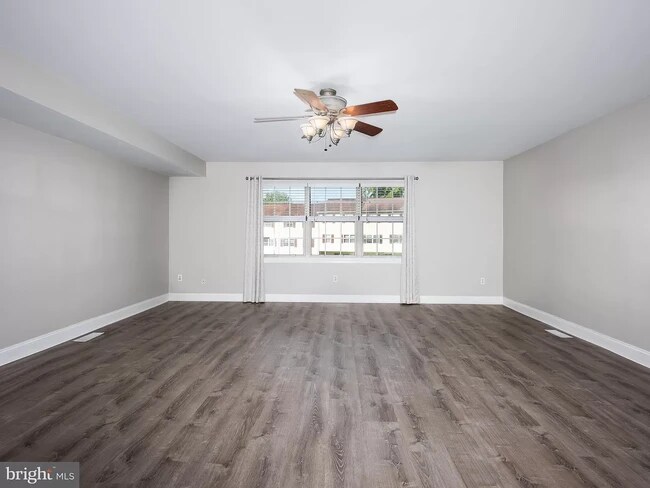 Building Photo - 232 Carlyn Ct