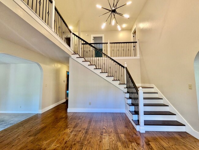 Building Photo - 18132 Westview Dr