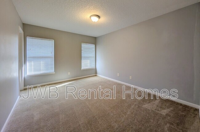 Building Photo - 129 Castlegate Ln