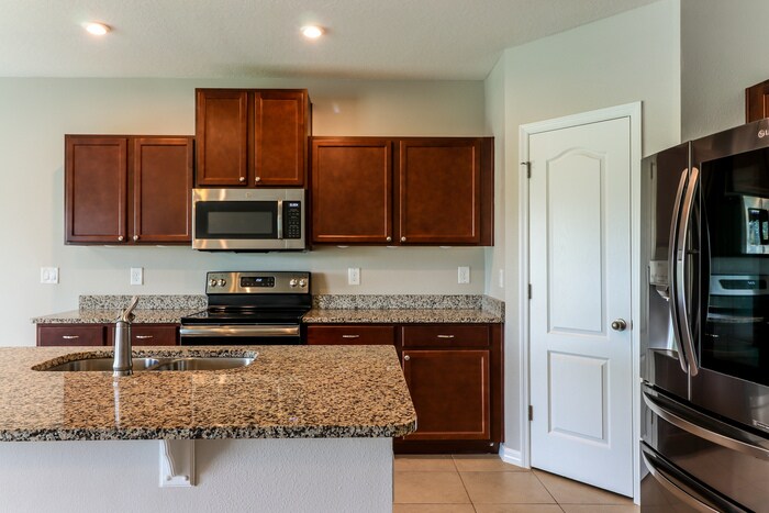 Building Photo - 18523 Hunters Meadow Walk