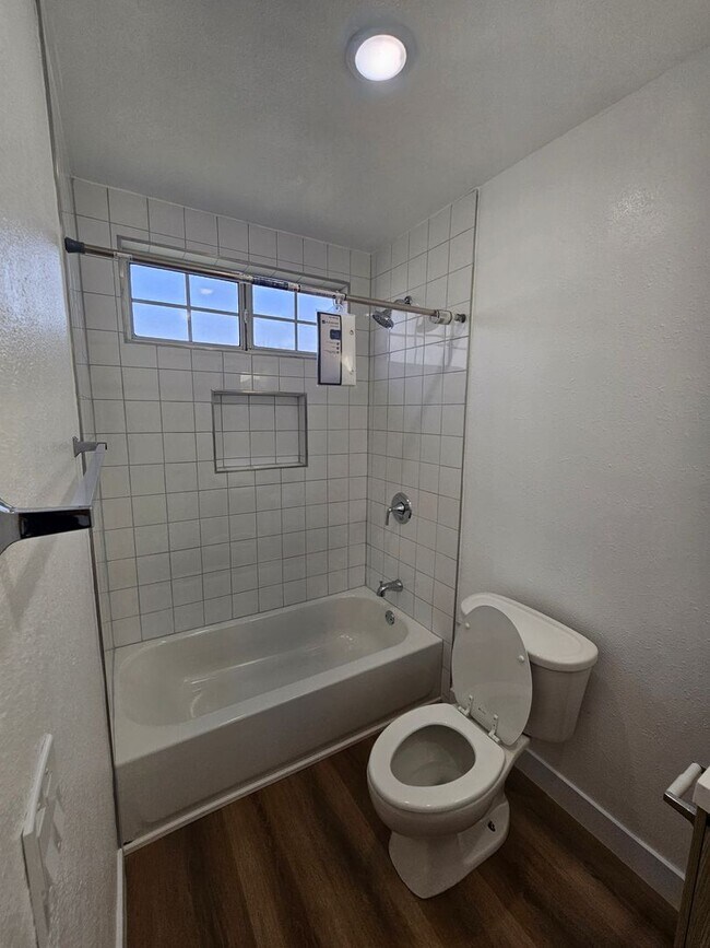 Building Photo - 245 E Ave 38