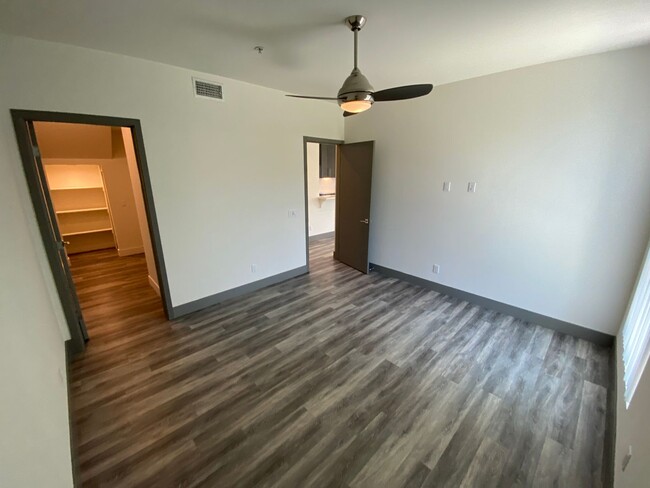 Building Photo - 8365 DUNBARTON - NEWER 4BED 3 BATH FRONT T...