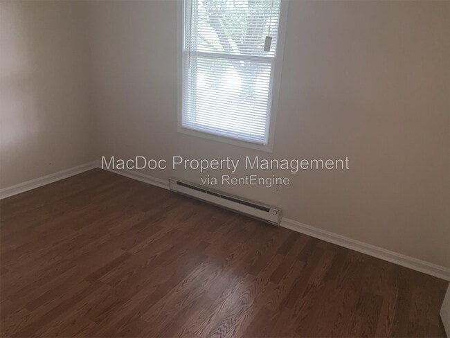 Building Photo - 401 Polk Dr