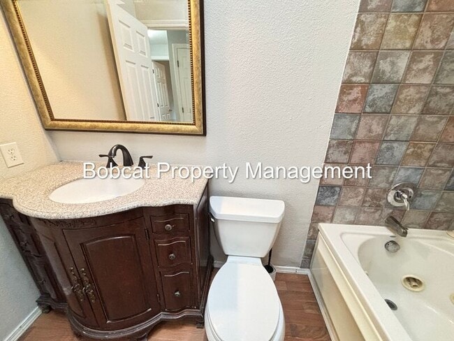 Building Photo - 2319 Blue Haven Ln