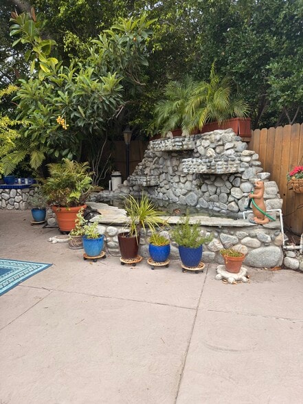 Building Photo - 301 Broadway