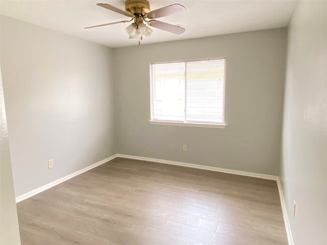 Building Photo - 4223 Fieldview Ct