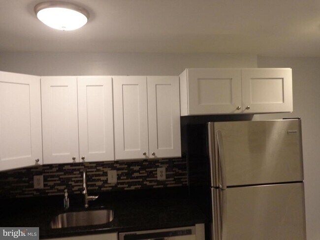 Building Photo - 5565 Peppercorn Dr