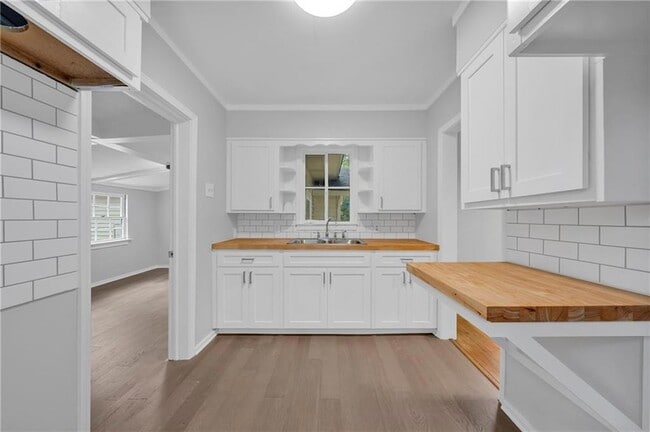 Building Photo - 4805 Chaudron Dr