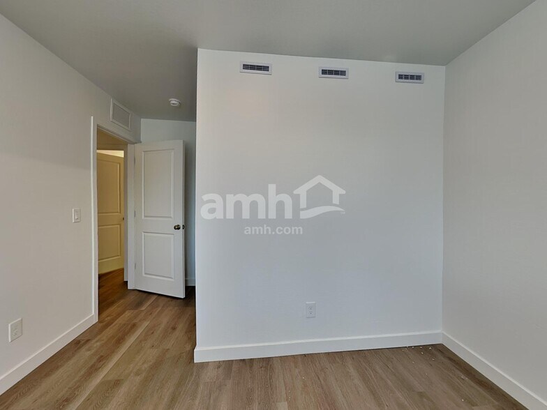 Building Photo - 13069 N Serenity Vly Dr